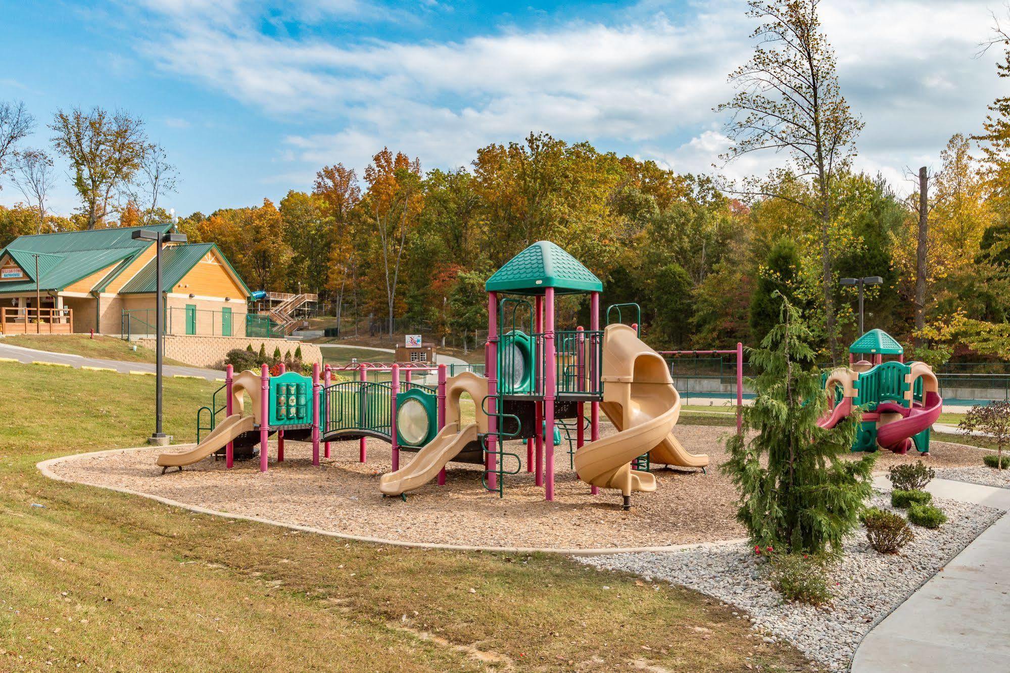 Lake Rudolph Campground & Rv Resort Santa Claus Exterior photo